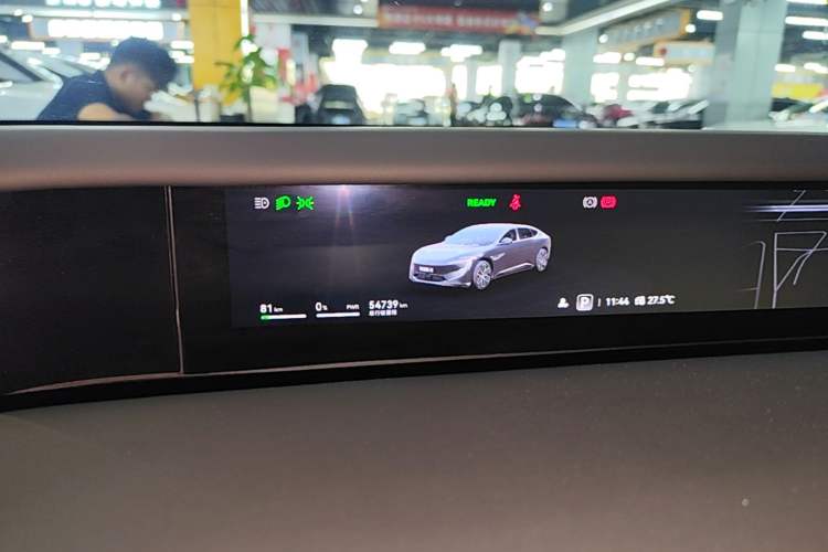 Used Avatr 12 2024 Updated Version 700 Three-Laser Rear-Wheel Drive Luxury Edition Instrument Cluster