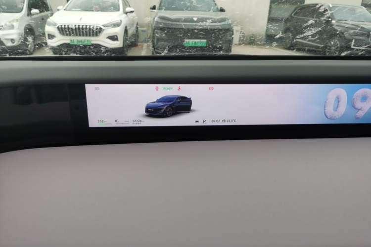 Used Avatr 12 2024 Updated Version 700 Three-Laser Rear-Wheel Drive Luxury Edition Instrument Cluster