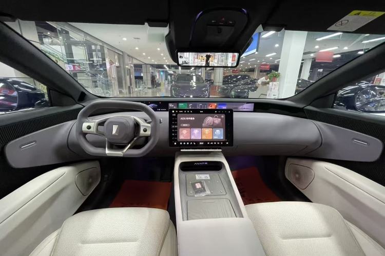 Used Avatr 12 2024 Updated Version 700 Three-Laser Rear-Wheel Drive Luxury Edition Interior 4