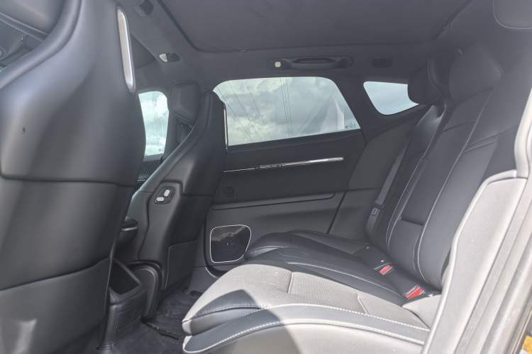 Used Avatr 12 2024 700 Three-Laser Rear-Wheel Drive Luxury Edition Interior 4