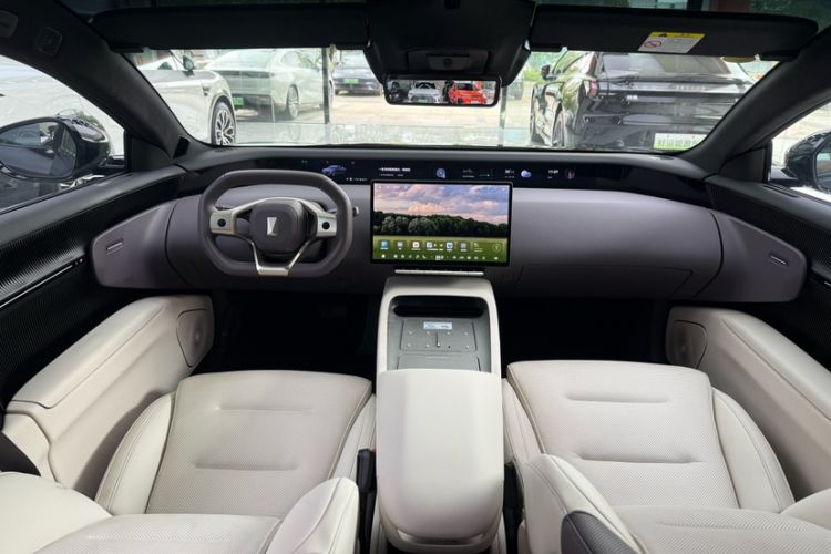 Used Avatr 12 2024 700 Three-Laser Rear-Wheel Drive Luxury Edition Interior 6