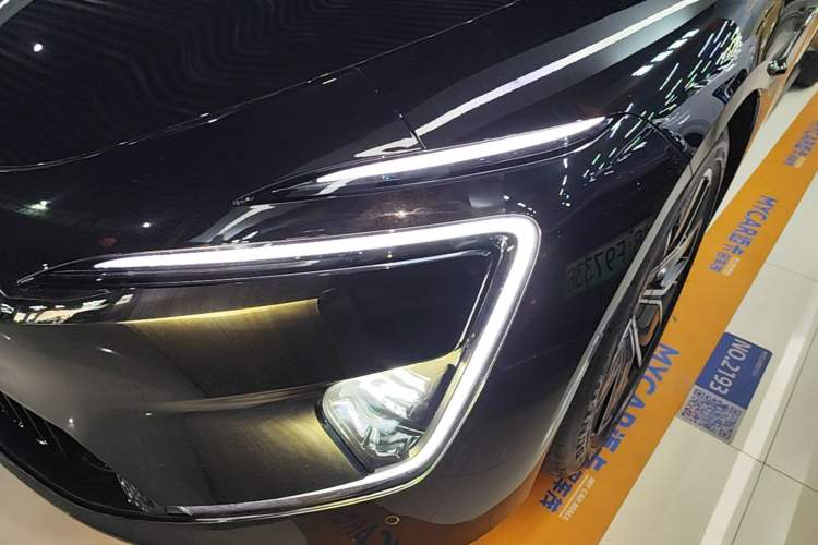 Used Avatr 12 2024 Updated Version 700 Three-Laser Rear-Wheel Drive Luxury Edition Left Front Headlight