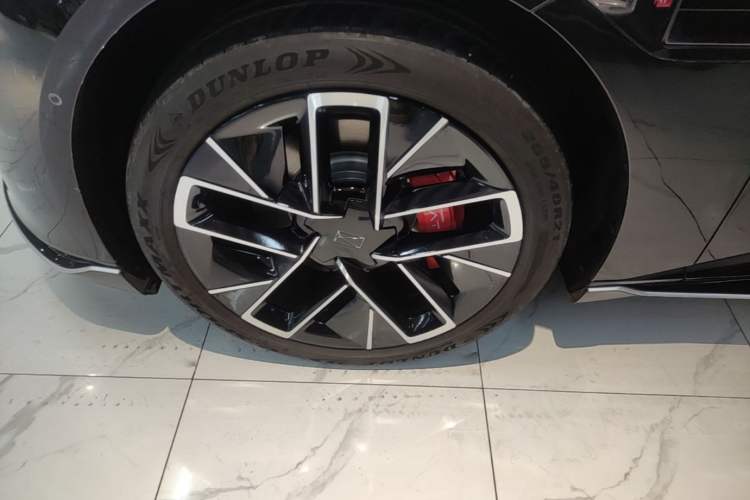 Used Avatr 12 2024 650 Three-Laser Four-Wheel Drive Performance Edition Left Front Wheel Hub