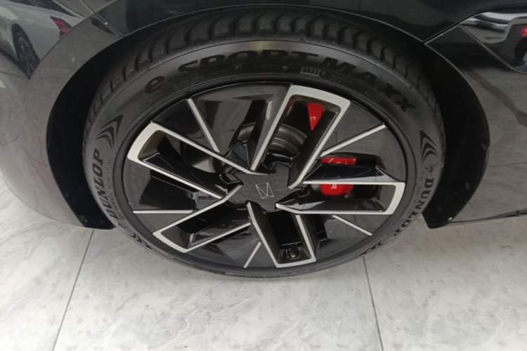 Used Avatr 12 2024 700 Three-Laser Rear-Wheel Drive Luxury Edition Left Front Wheel Hub