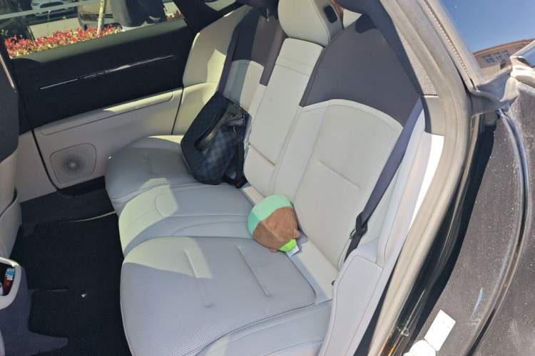 Used Avatr 12 2024 Updated Version 700 Three-Laser Rear-Wheel Drive Luxury Edition Left Rear Seat