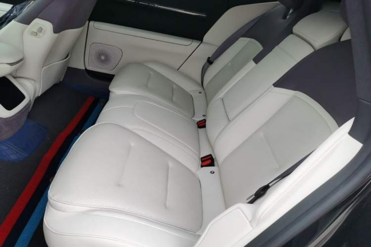 Used Avatr 12 2024 Updated Version 700 Three-Laser Rear-Wheel Drive Luxury Edition Left Rear Seat