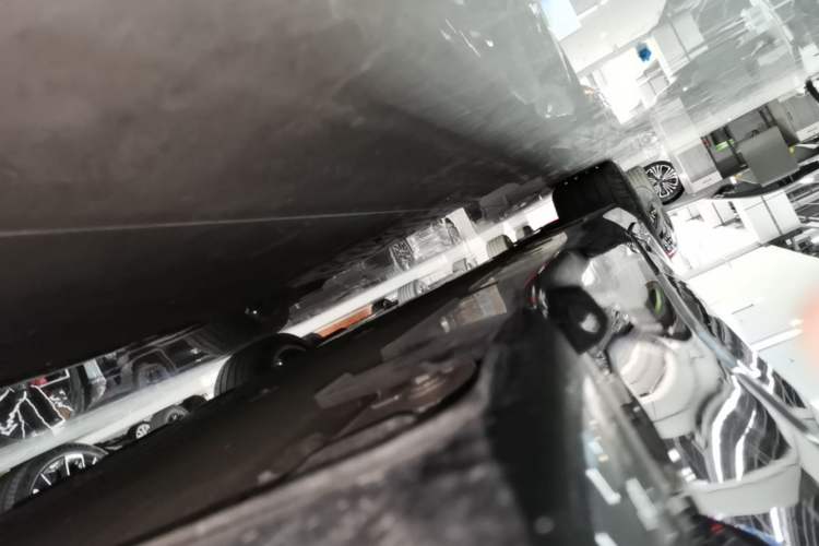 Used Avatr 12 2024 Updated Version 700 Three-Laser Rear-Wheel Drive Luxury Edition Left Side Sill
