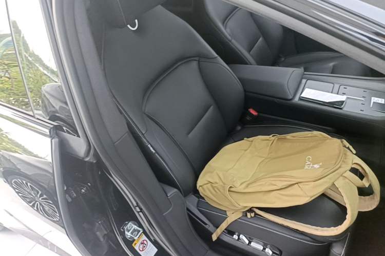Used Avatr 12 2024 Updated Version 700 Three-Laser Rear-Wheel Drive Luxury Edition Right Front Seat
