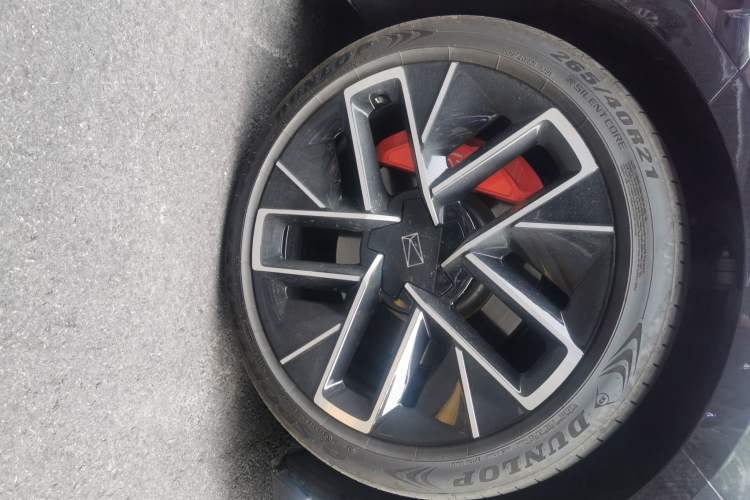 Used Avatr 12 2024 650 Three-Laser Four-Wheel Drive Performance Edition Right Front Wheel Hub