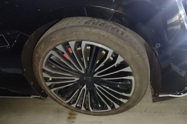 Used Avatr 12 2024 650 Three-Laser All-Wheel Drive GT Version Right Front Wheel Hub