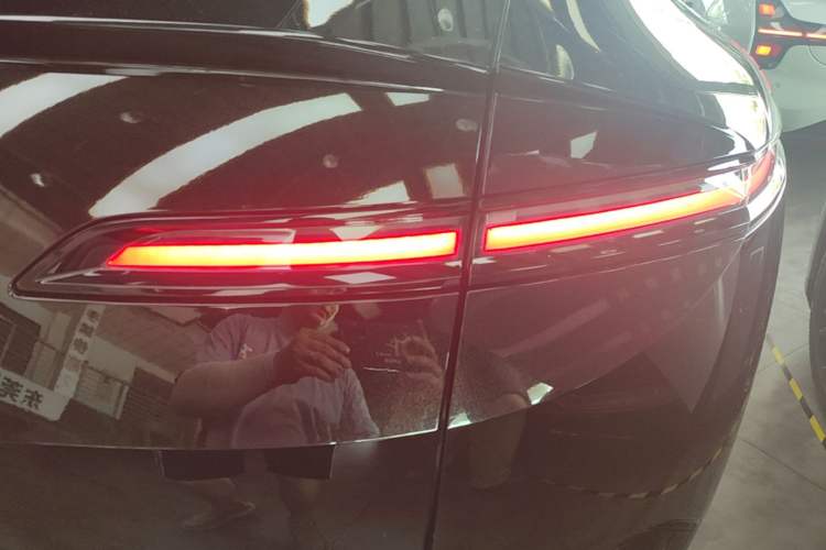 Used Avatr 12 2024 700 Three-Laser Rear-Wheel Drive Luxury Edition Right Rear Taillight