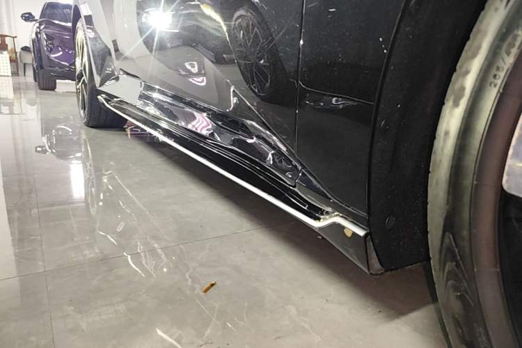Used Avatr 12 2024 700 Three-Laser Rear-Wheel Drive Luxury Edition Right Side Sill