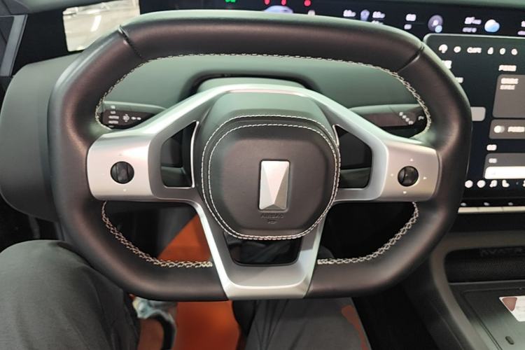 Used Avatr 12 2024 700 Three-Laser Rear-Wheel Drive Luxury Edition Steering Wheel