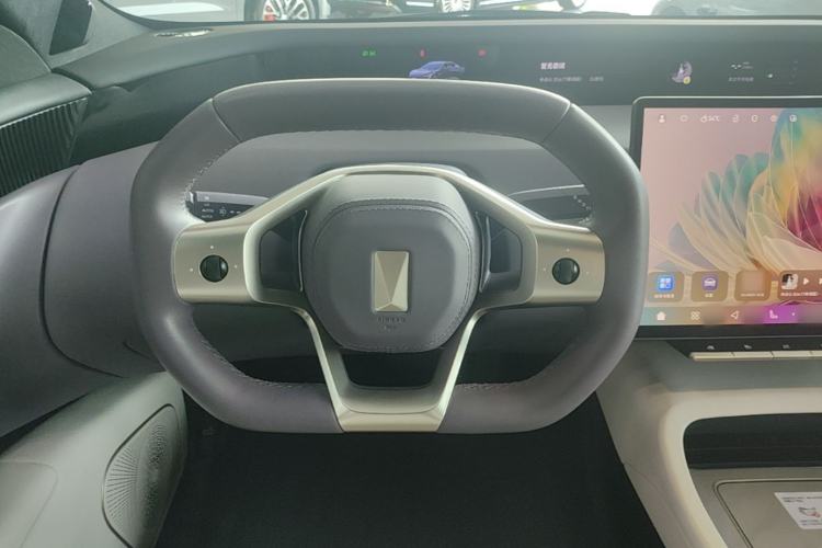 Used Avatr 12 2024 700 Three-Laser Rear-Wheel Drive Luxury Edition Steering Wheel