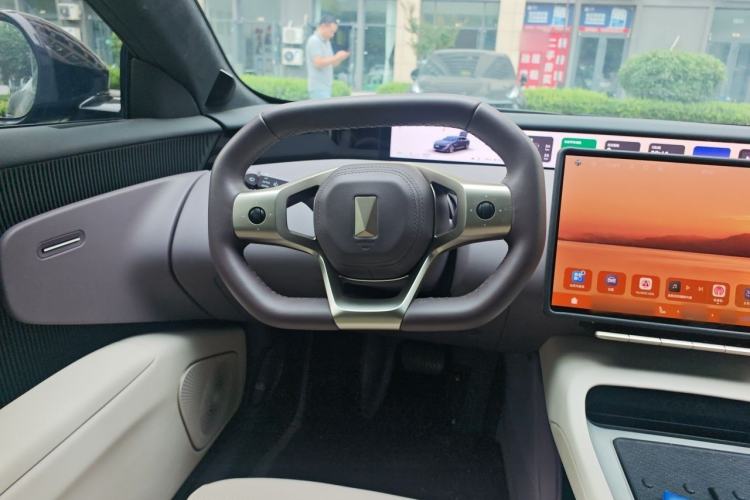 Used Avatr 12 2024 Updated Version 700 Three-Laser Rear-Wheel Drive Luxury Edition Steering Wheel