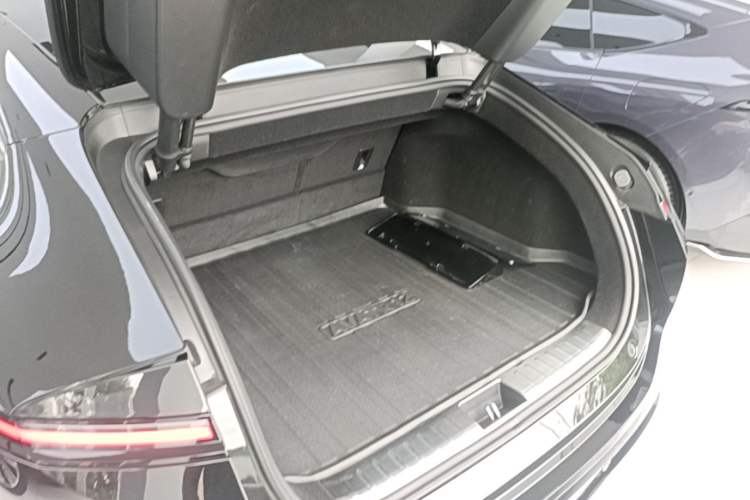 Used Avatr 12 2024 Updated Version 700 Three-Laser Rear-Wheel Drive Luxury Edition Trunk