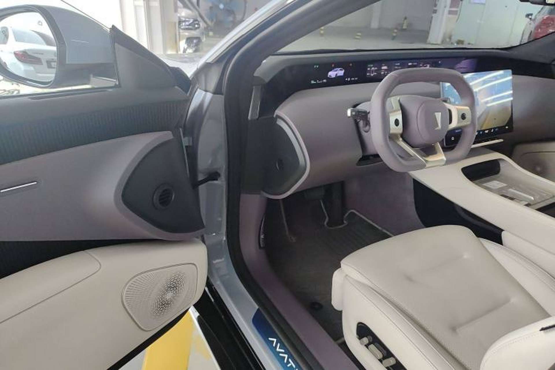 Used Avatr 12 2024 700 Three-Laser Rear-Wheel Drive Luxury Edition Interior 2