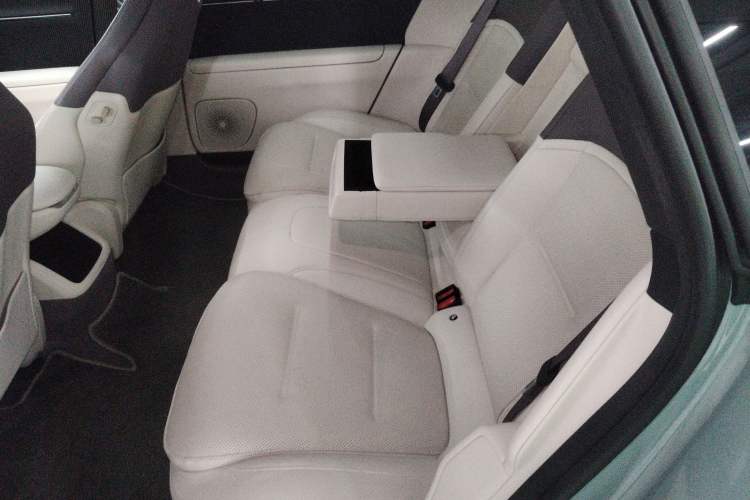Used Avatr 12 2024 700 Three-Laser Rear-Wheel Drive Luxury Edition Left Rear Seat