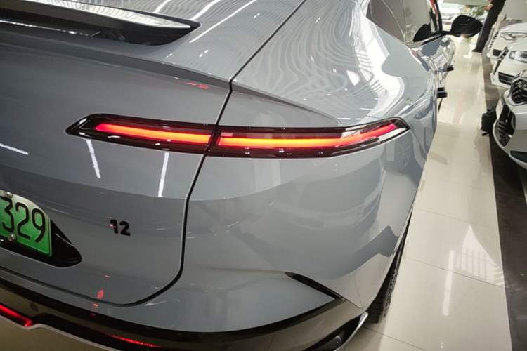 Used Avatr 12 2024 700 Three-Laser Rear-Wheel Drive Luxury Edition Right Rear Taillight