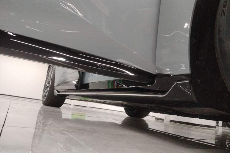 Used Avatr 12 2024 700 Three-Laser Rear-Wheel Drive Luxury Edition Right Side Sill