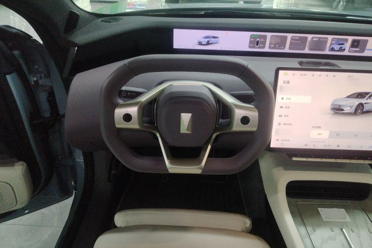 Used Avatr 12 2024 700 Three-Laser Rear-Wheel Drive Luxury Edition Steering Wheel