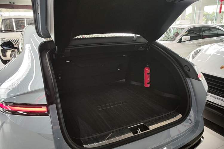Used Avatr 12 2024 700 Three-Laser Rear-Wheel Drive Luxury Edition Trunk