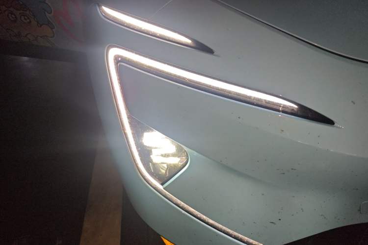 Used Avatr 12 2024 650 Three-Laser Four-Wheel Drive Performance Edition Right Front Headlight