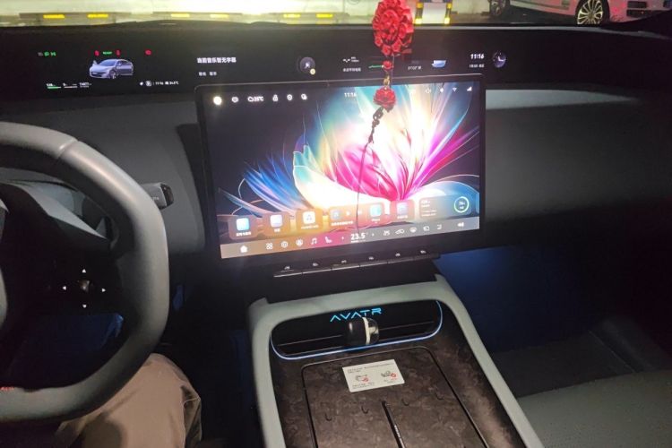 Used Avatr 12 2024 Updated Version 700 Three-Laser Rear-Wheel Drive Luxury Edition Audio And AC Panel