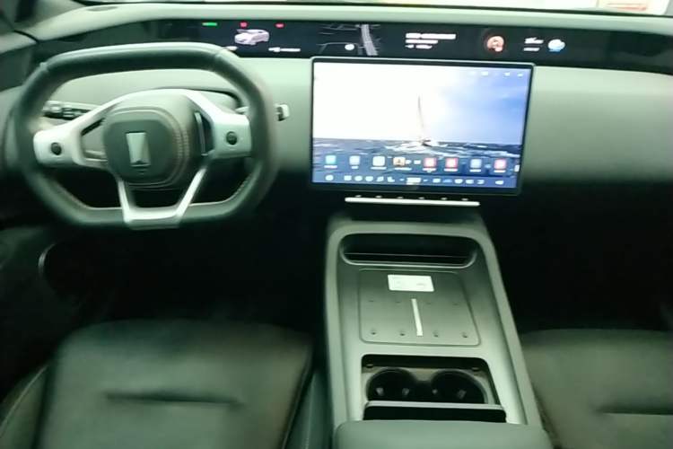 Used Avatr 12 2024 Updated Version 700 Three-Laser Rear-Wheel Drive Luxury Edition Gear Lever