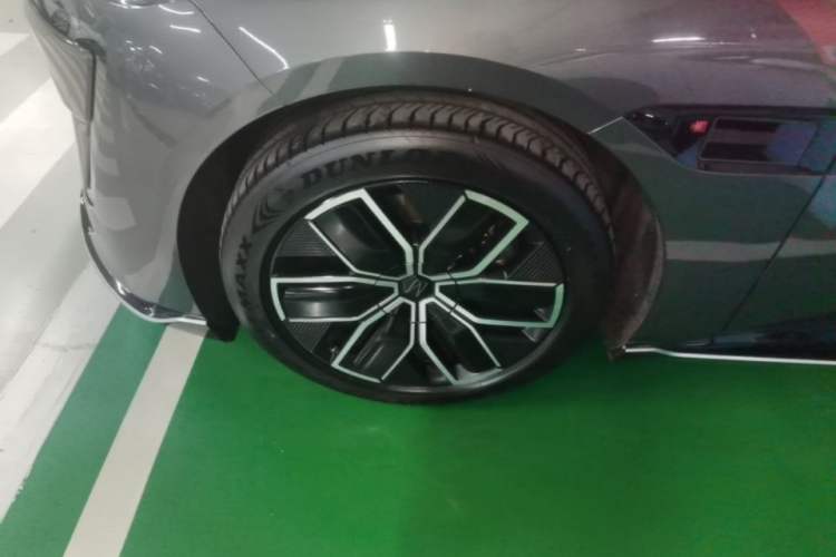 Used Avatr 12 2024 650 Three-Laser Four-Wheel Drive Performance Edition Left Front Wheel Hub