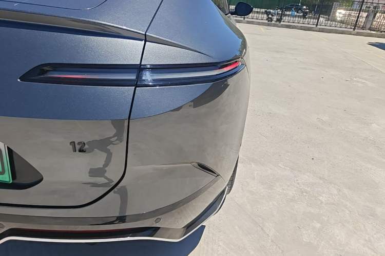 Used Avatr 12 2024 650 Three-Laser Four-Wheel Drive Performance Edition Right Rear Taillight