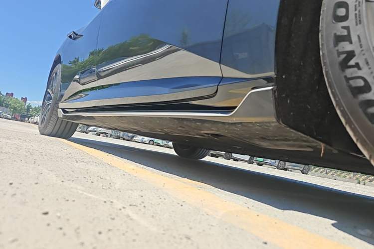 Used Avatr 12 2024 650 Three-Laser Four-Wheel Drive Performance Edition Right Side Sill