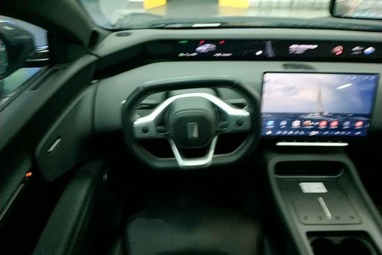 Used Avatr 12 2024 Updated Version 700 Three-Laser Rear-Wheel Drive Luxury Edition Steering Wheel