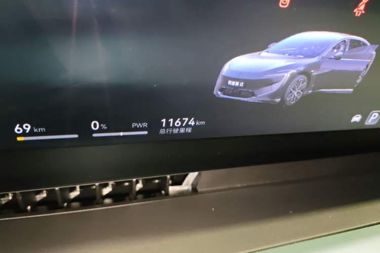 Used Avatr 12 2024 Updated Version 700 Three-Laser Rear-Wheel Drive Luxury Edition Odometer Close Up