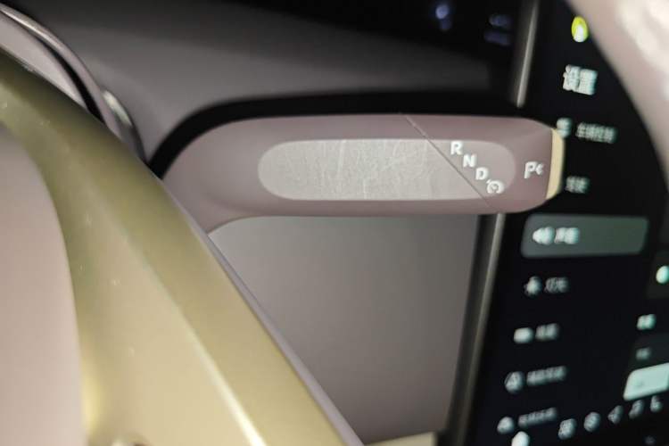 Used Avatr 12 2024 700 Three-Laser Rear-Wheel Drive Luxury Edition Audio And AC Panel