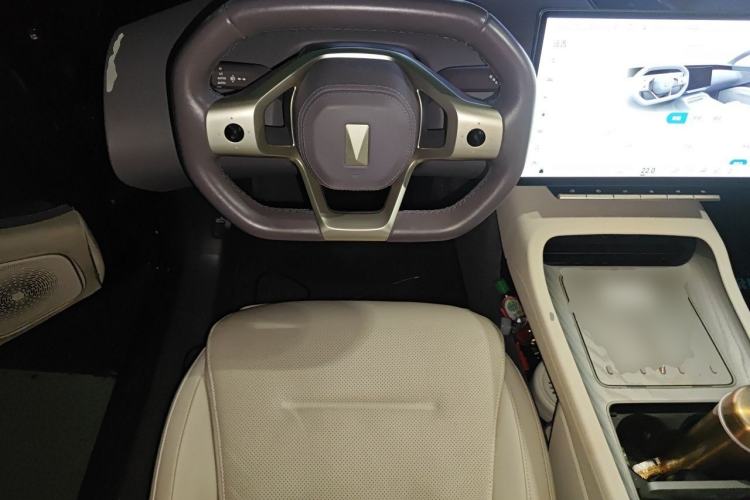Used Avatr 12 2024 700 Three-Laser Rear-Wheel Drive Luxury Edition Steering Wheel