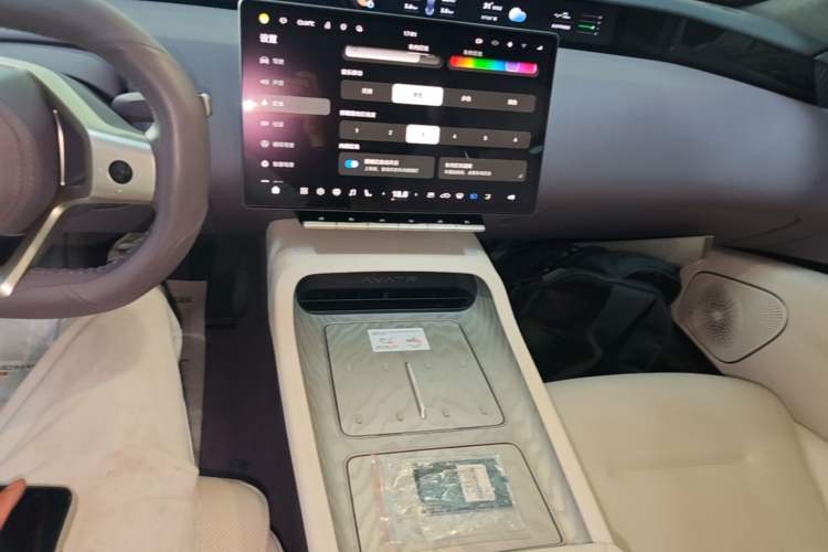 Used Avatr 12 2024 Updated Version 700 Three-Laser Rear-Wheel Drive Luxury Edition Audio And AC Panel