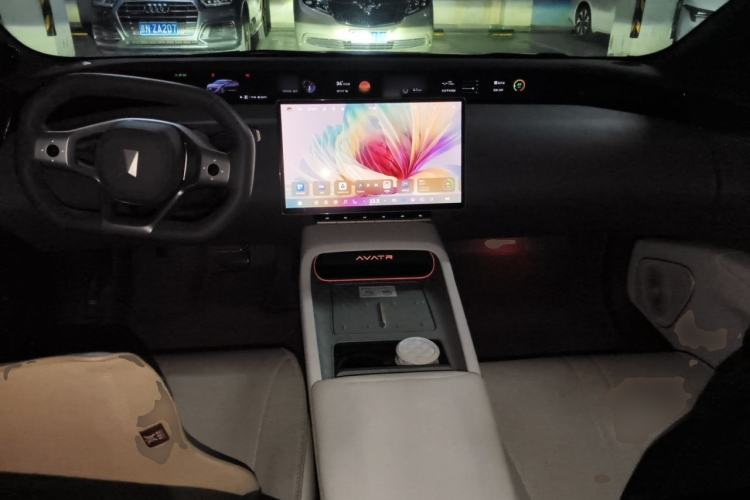 Used Avatr 12 2024 700 Three-Laser Rear-Wheel Drive Smart Enjoyment Version Center Console