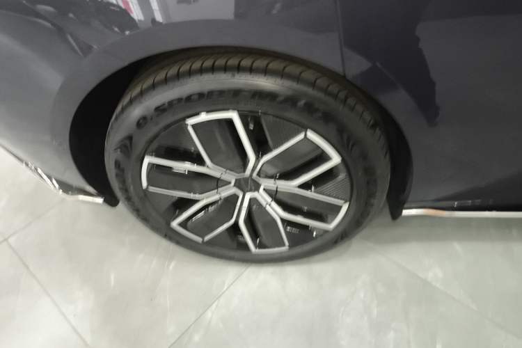 Used Avatr 12 2024 650 Three-Laser Four-Wheel Drive Performance Edition Exterior 5
