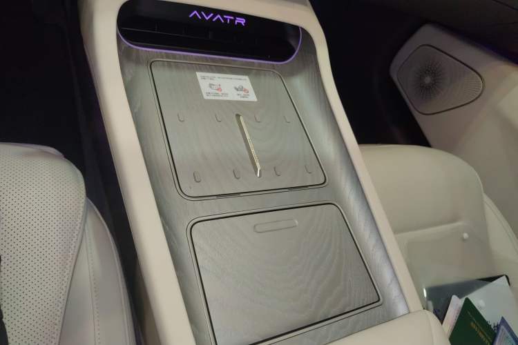 Used Avatr 12 2024 650 Three-Laser Four-Wheel Drive Performance Edition Gear Lever