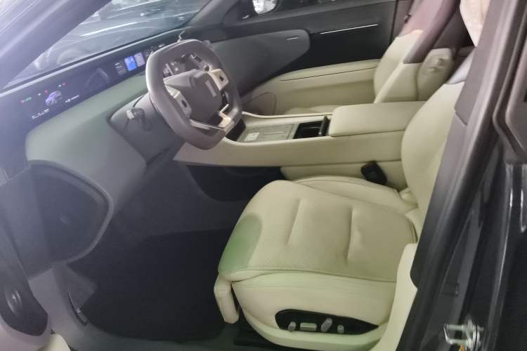 Used Avatr 12 2024 700 Three-Laser Rear-Wheel Drive Luxury Edition Left Front Seat