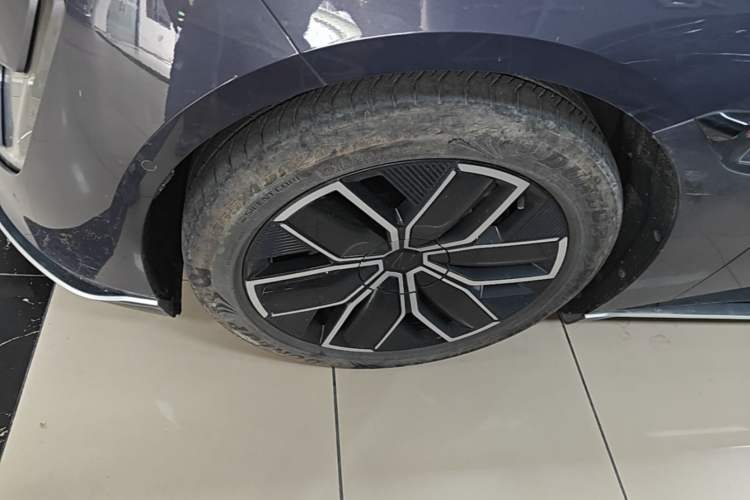 Used Avatr 12 2024 700 Three-Laser Rear-Wheel Drive Luxury Edition Left Front Wheel Hub