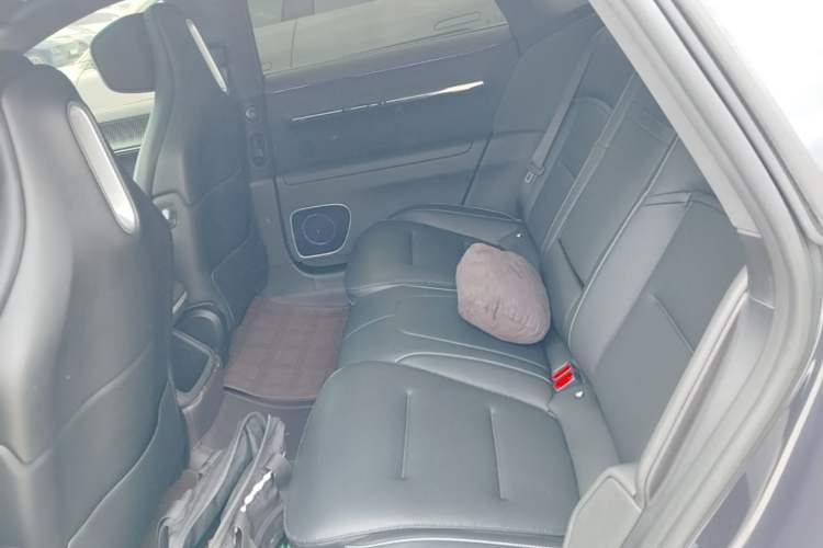 Used Avatr 12 2024 700 Three-Laser Rear-Wheel Drive Luxury Edition Left Rear Seat