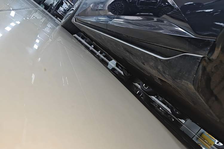 Used Avatr 12 2024 700 Three-Laser Rear-Wheel Drive Luxury Edition Left Side Sill