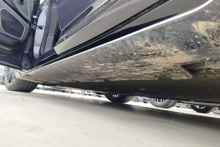 Used Avatr 12 2024 700 Three-Laser Rear-Wheel Drive Luxury Edition Left Side Sill