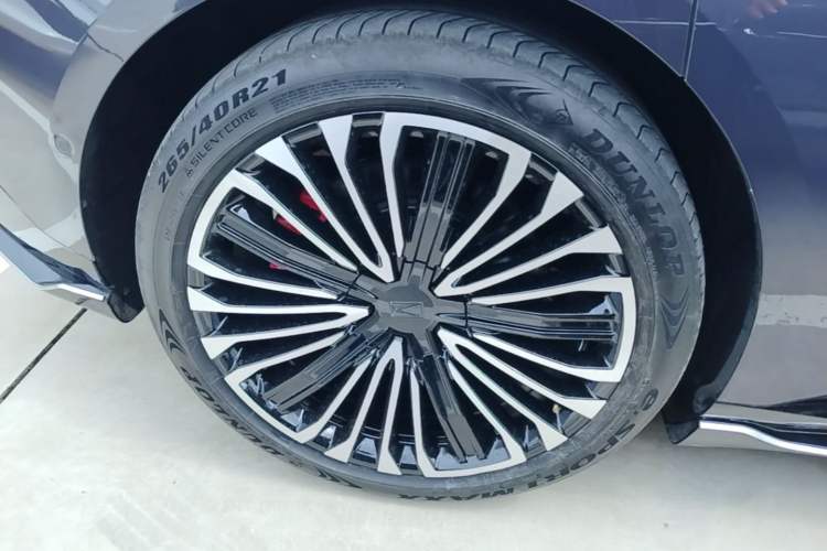 Used Avatr 12 2024 700 Three-Laser Rear-Wheel Drive Luxury Edition Right Rear Wheel Hub