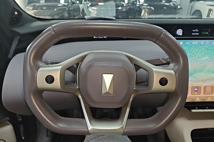 Used Avatr 12 2024 700 Three-Laser Rear-Wheel Drive Luxury Edition Steering Wheel