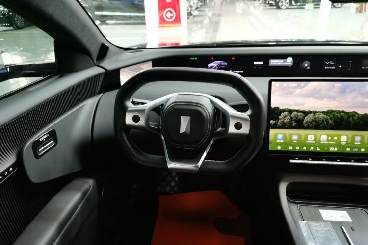 Used Avatr 12 2024 700 Three-Laser Rear-Wheel Drive Luxury Edition Steering Wheel