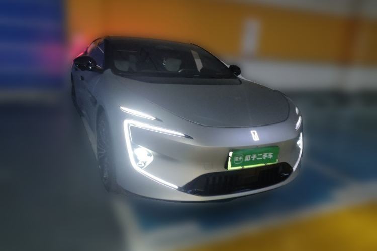 Used Avatr 12 2024 Updated Version 700 Three-Laser Rear-Wheel Drive Luxury Edition Front Right 45 Deg