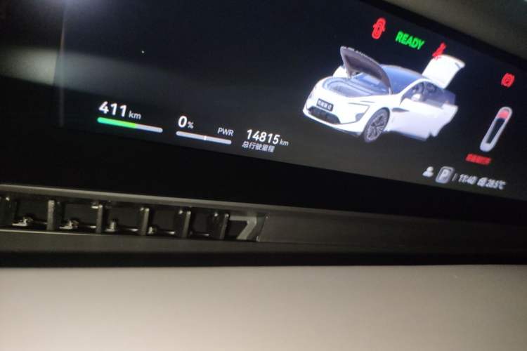 Used Avatr 12 2024 Updated Version 700 Three-Laser Rear-Wheel Drive Luxury Edition Odometer Close Up